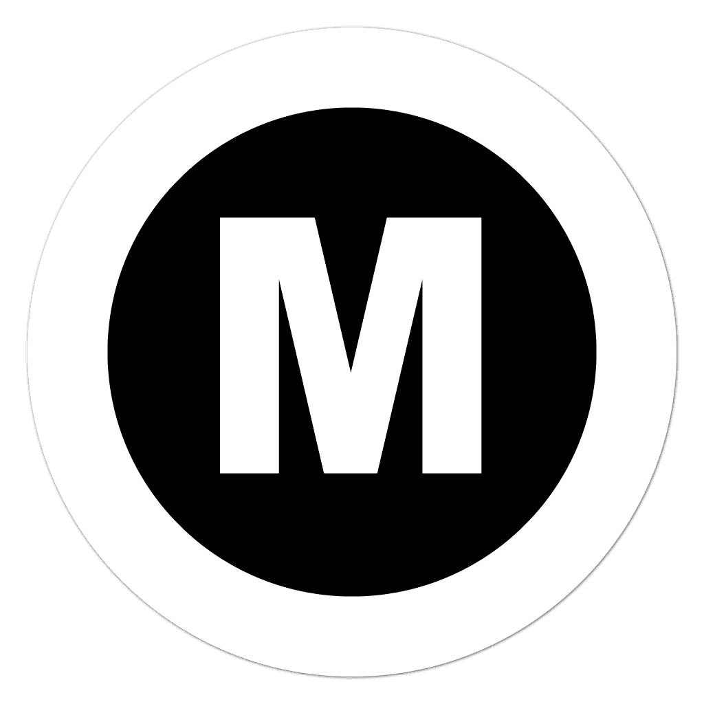 Roll of circular Medium garment size stickers